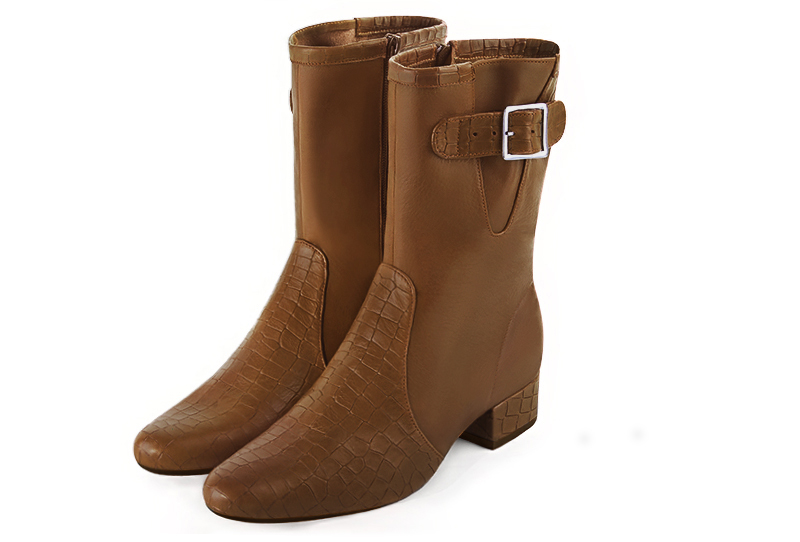 Caramel brown women's ankle boots with buckles on the sides. Round toe. Low block heels. Front view - Florence KOOIJMAN